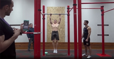 Check het wereldrecord muscle-ups: 26 herhalingen in 1,5 minuut!