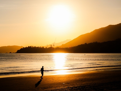 Loop je naar iets toe of vooral ergens vandaan